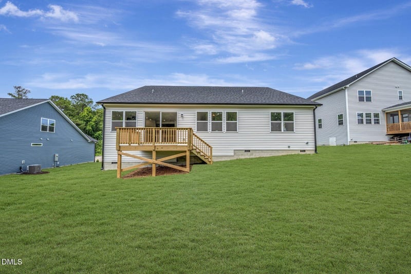 160 Golfview Ave, Benson, NC 27504
