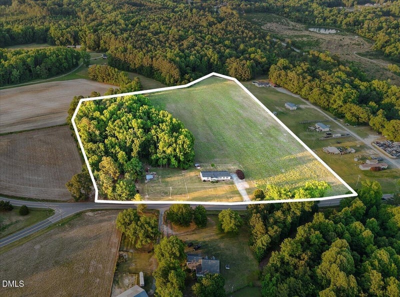 160 Johnston County Rd, Benson, NC 27504