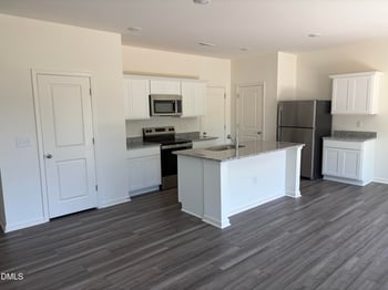 160 Meyers Ct, Clayton, NC 27520