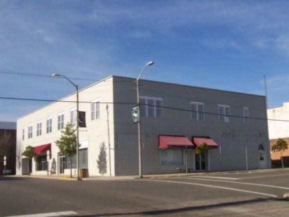 160 Moore St, Sanford, NC 27330
