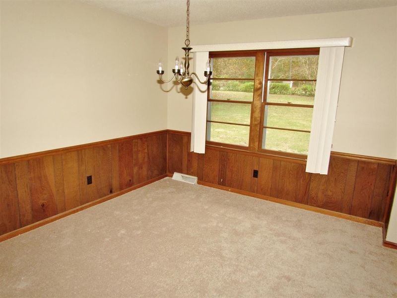 160 Stagecrest Dr, Raleigh, NC 27603