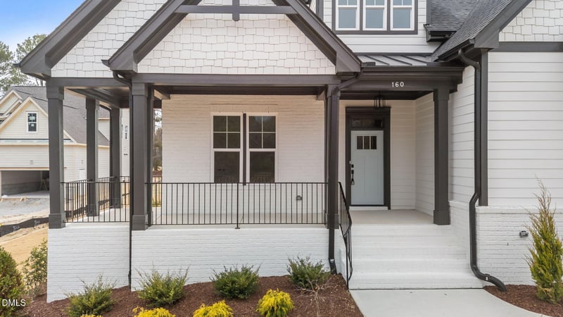 160 Summerlin Dr, Clayton, NC 27527