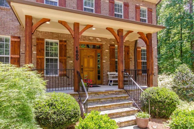 1600 Beechgrove Dr, Raleigh, NC 27612