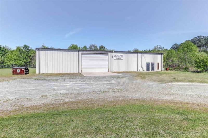 1600 W Oak St, Selma, NC 27576