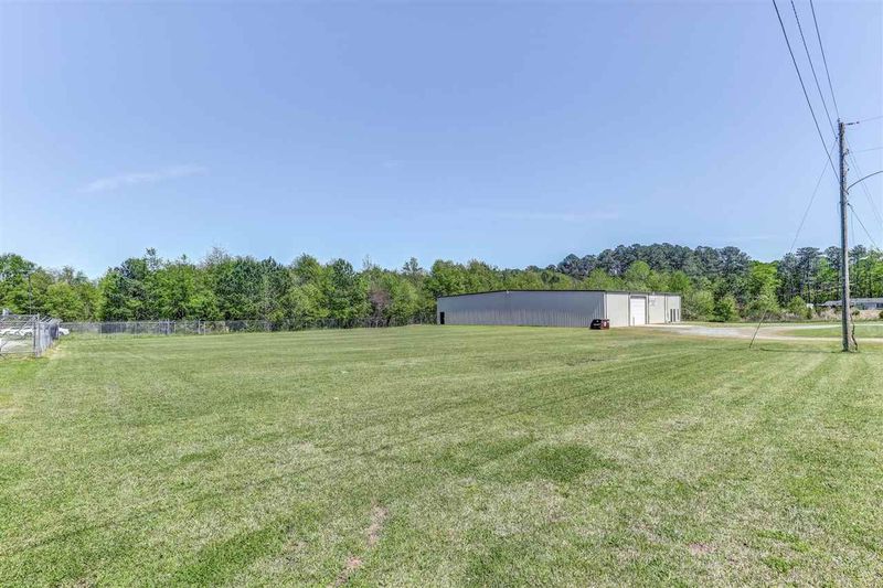 1600 W Oak St, Selma, NC 27576