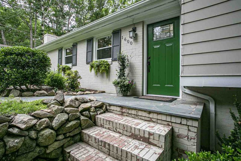 1600 Smith Level Rd, Chapel Hill, NC 27516