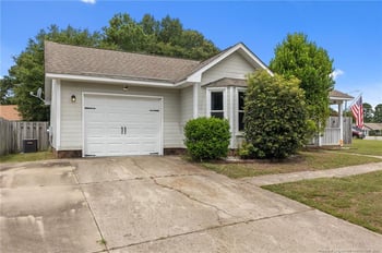 1600 Veanna Dr, Fayetteville, NC 28301