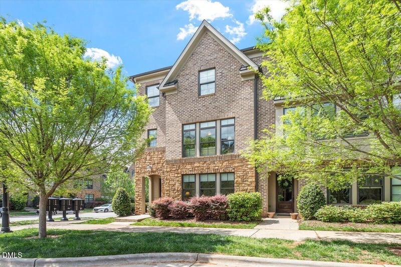 1601 Bowery Dr, Raleigh, NC 27607