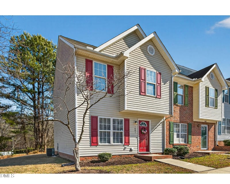 1601 Briarmont Ct, Raleigh, NC 27610
