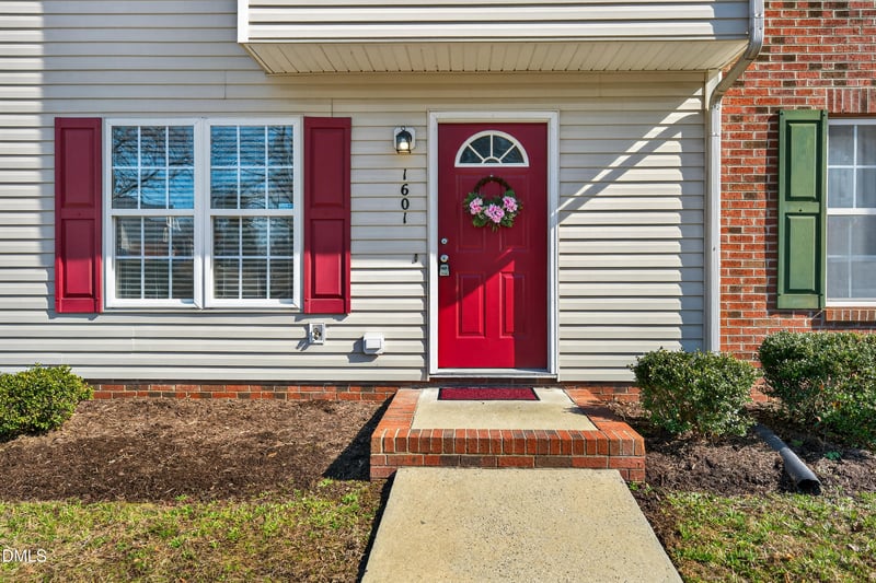 1601 Briarmont Ct, Raleigh, NC 27610