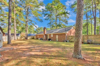 1601 Brisby Ct, Fayetteville, NC 28303