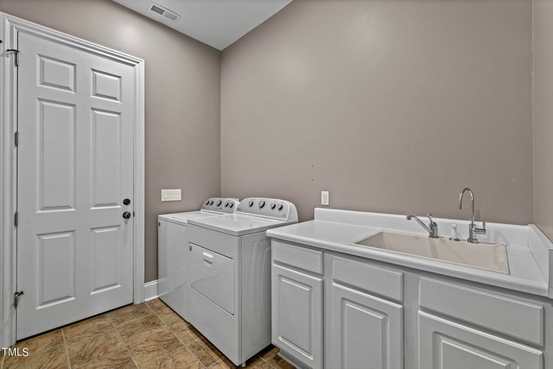 1601 Dairyland Rd, Chapel Hill, NC 27516