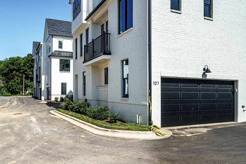 1601 Draper View Loop #101, Raleigh, NC 27608