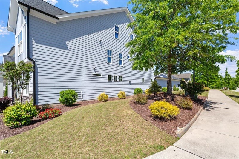 1601 Glazebrook Dr, Wake Forest, NC 27587