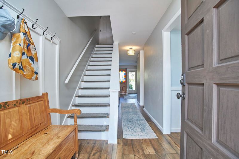 1601 Oak Tree Dr, Chapel Hill, NC 27517