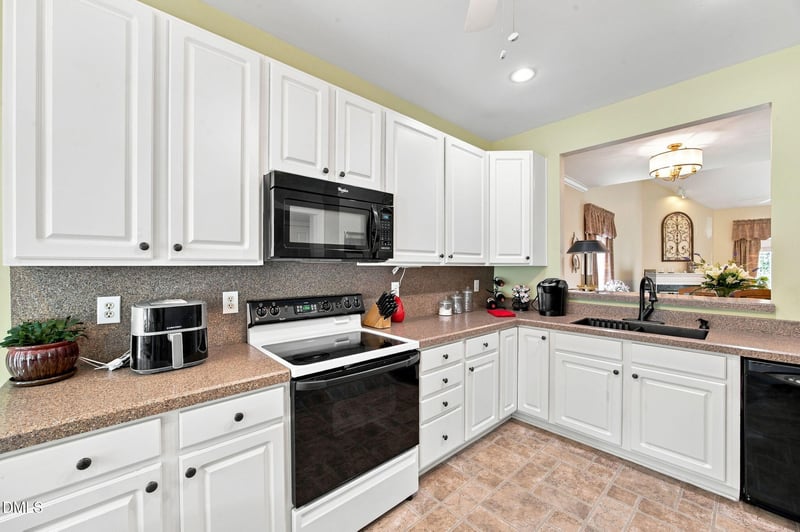 1601 Poets Glade Dr, Apex, NC 27523