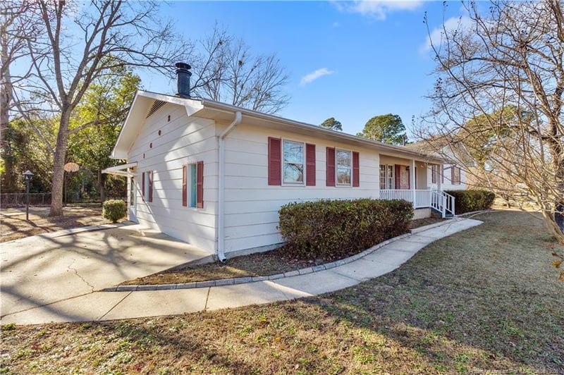 1602 Camelot Dr, Fayetteville, NC 28304