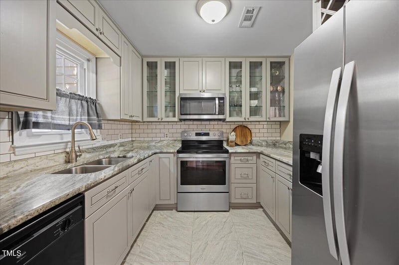 1602 Township Cir, Raleigh, NC 27609