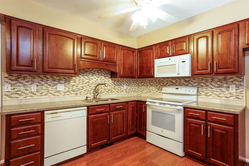 1603 Glengarry Dr, Cary, NC 27511
