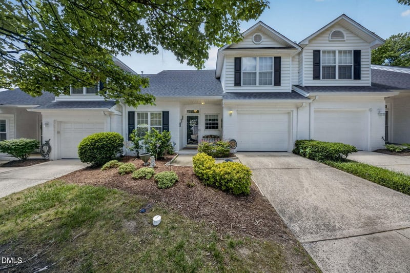 1603 Poets Glade Dr, Apex, NC 27523