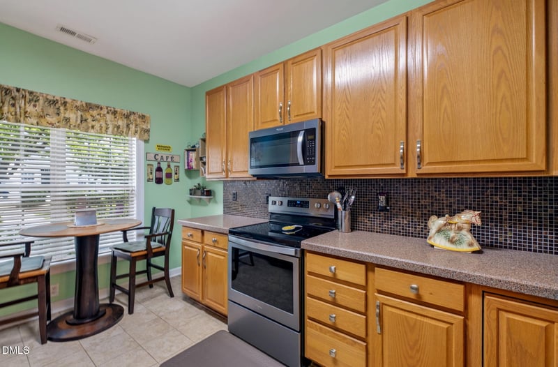 1603 Poets Glade Dr, Apex, NC 27523