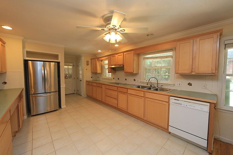 1603 Westhaven Dr, Raleigh, NC 27607