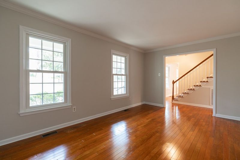 1604 Beechwood Dr, Raleigh, NC 27609