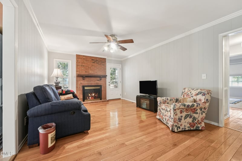 1604 Burnley Dr, Cary, NC 27511