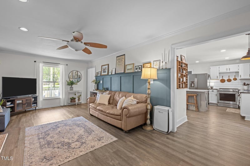 1604 Farm Lake Dr, Holly Springs, NC 27540