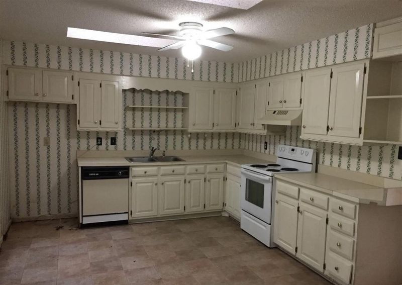 1604 Foxwood Dr, Garner, NC 27529