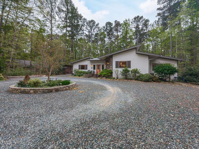 1604 Meadow Ln, Chapel Hill, NC 27516