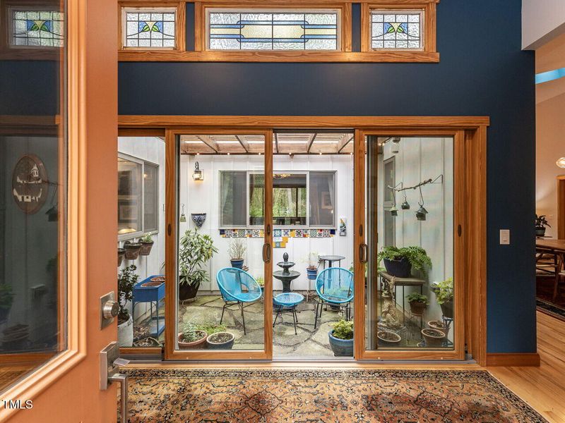 1604 Meadow Ln, Chapel Hill, NC 27516