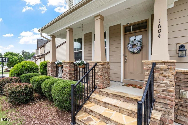 1604 Salem Village Dr, Apex, NC 27502