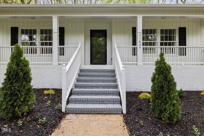 1604 Stonehurst Rd, Raleigh, NC 27607
