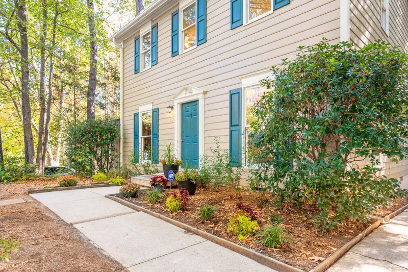 1604 Valley Rn, Durham, NC 27707