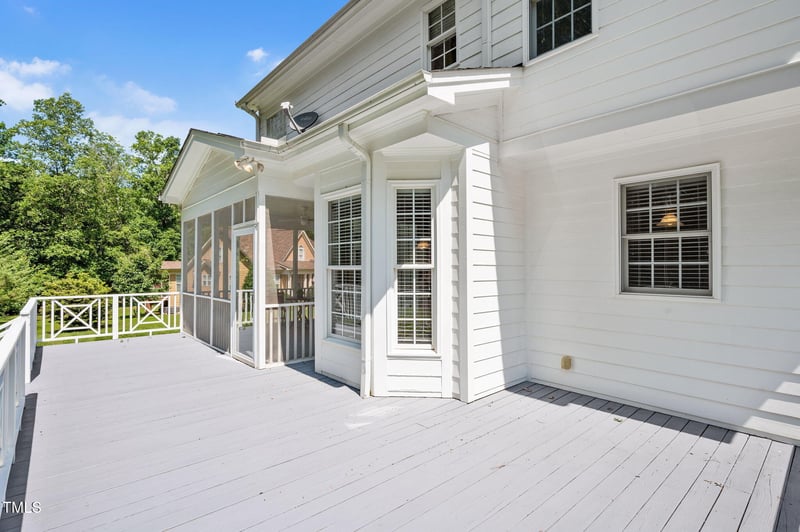1605 Baneberry Ct, Willow Springs, NC 27592