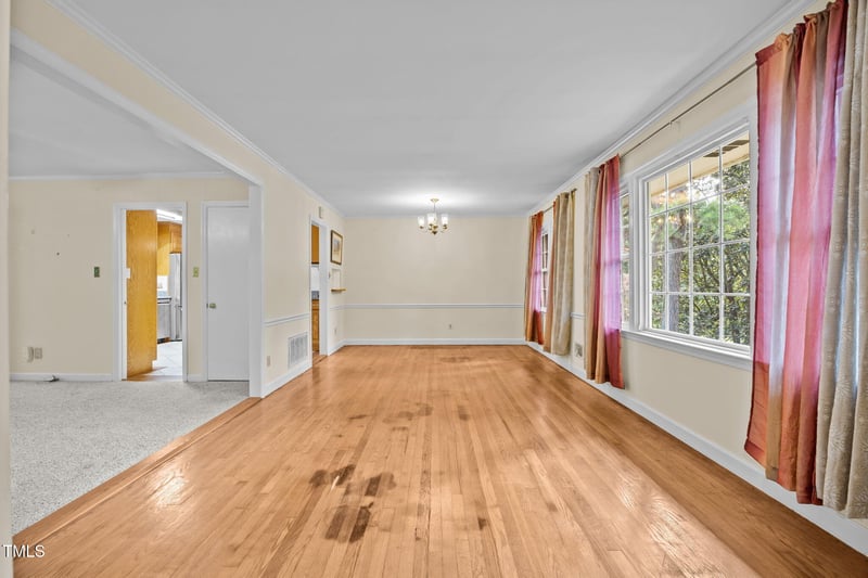 1605 Beechwood Dr, Raleigh, NC 27609