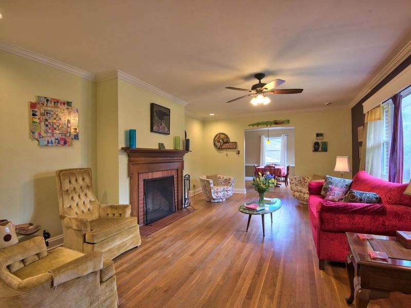 1605 Edgevale Rd, Durham, NC 27701