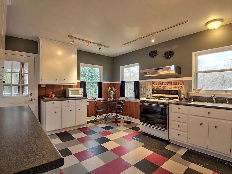 1605 Edgevale Rd, Durham, NC 27701