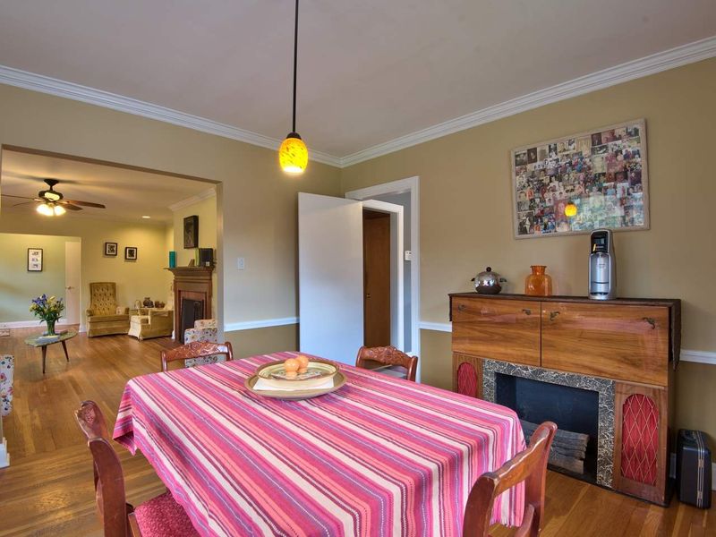 1605 Edgevale Rd, Durham, NC 27701