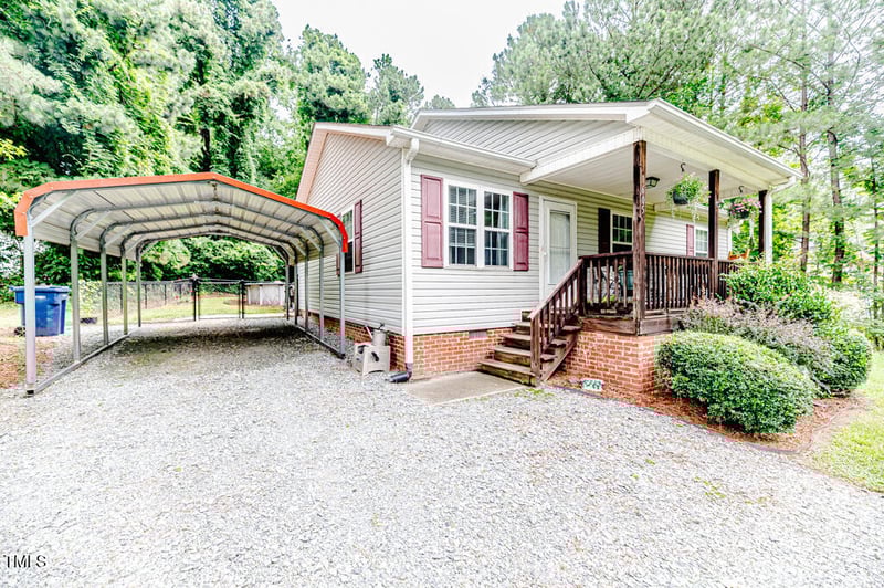 1605 Goldsboro Ave, Sanford, NC 27330