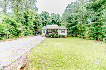 1605 Goldsboro Ave, Sanford, NC 27330