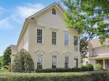 1605 Green Oaks Pw, Holly Springs, NC 27540