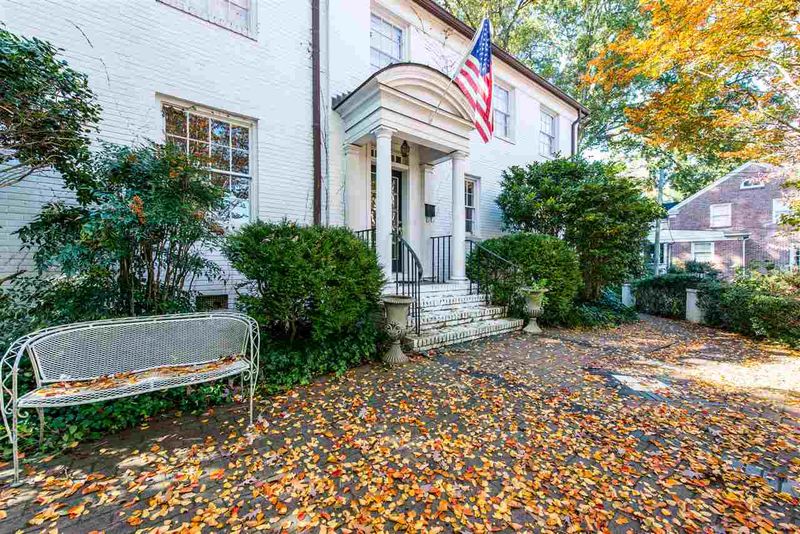 1605 Iredell Dr, Raleigh, NC 27608