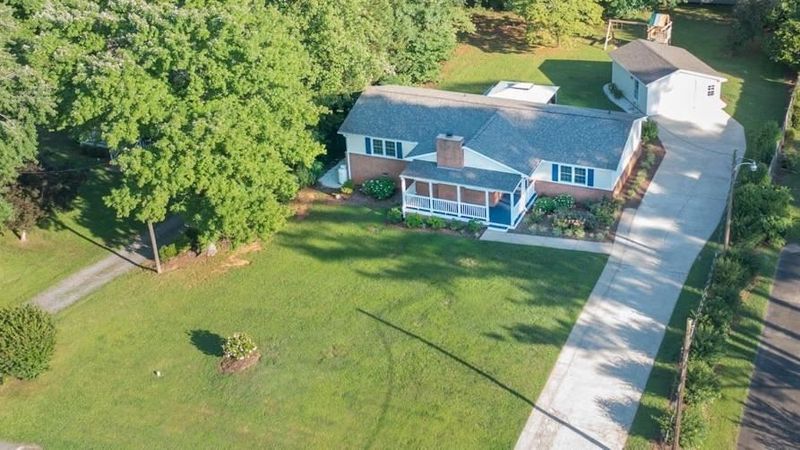 1605 Truman Dr, Sanford, NC 27330