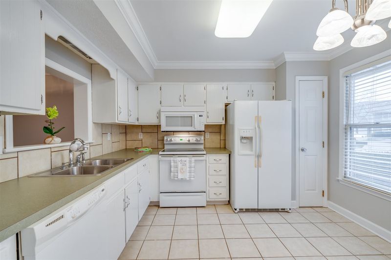 1606 Budwood Dr, Raleigh, NC 27609