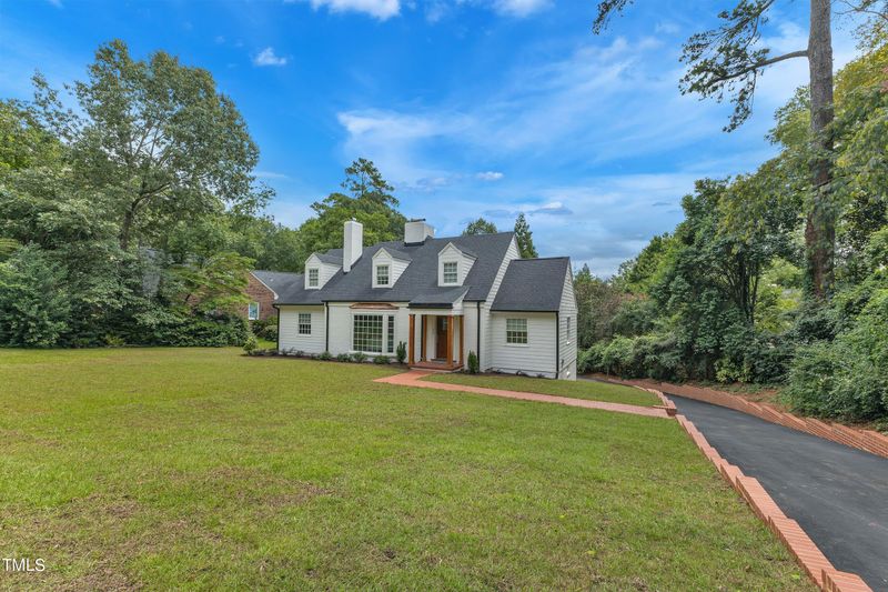 1606 Canterbury Rd, Raleigh, NC 27608