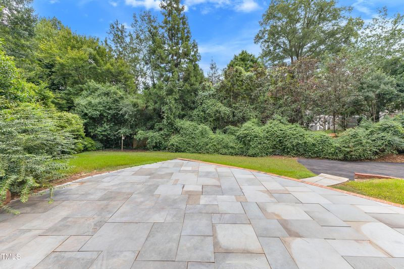 1606 Canterbury Rd, Raleigh, NC 27608