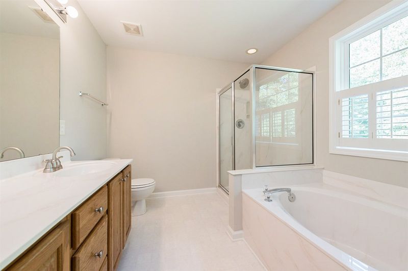 1606 Dunn Pl, Hillsborough, NC 27278