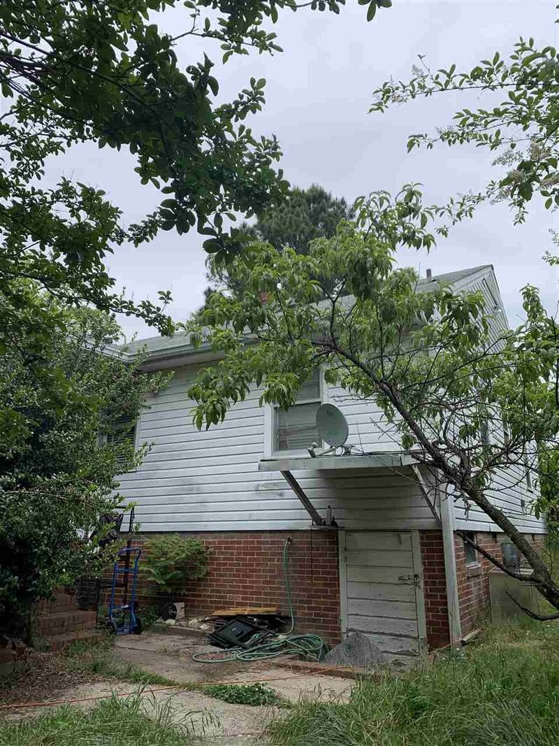 1606 Holloway St, Durham, NC 27703